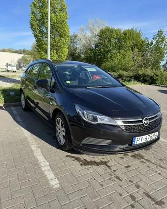 lubelskie Opel Astra cena 29500 przebieg: 170000, rok produkcji 2017 z Poznań